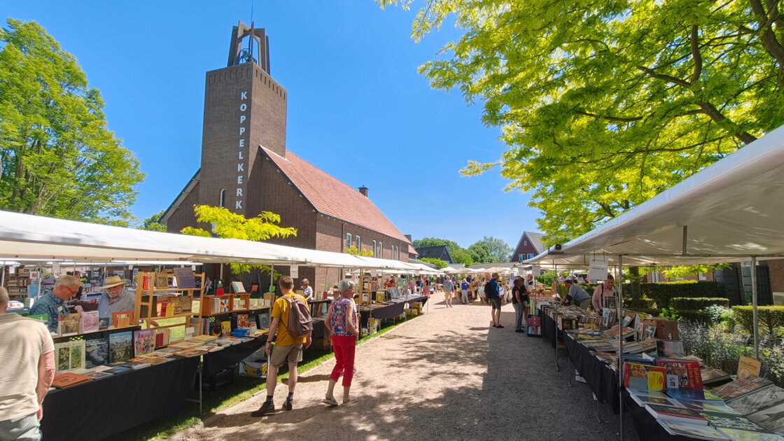 Internationale Zomerboekenmarkt bij de Koppelkerk