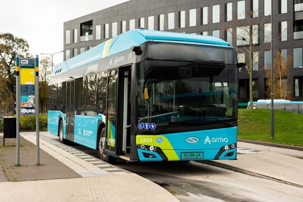 21102620H220Bus20Arriva20web-11
