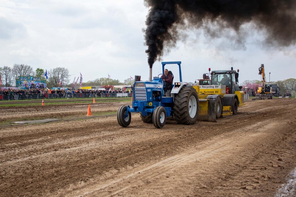 Gratis vertier voor kinderen bij trekkertrek in Vragender