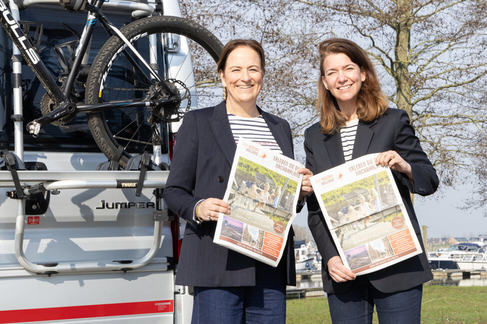 Directeur-bestuurders-Evelyn-Borgsteijn-en-Meike-Verhagen-met-Das-andere-Holland-krant-2026.jpg