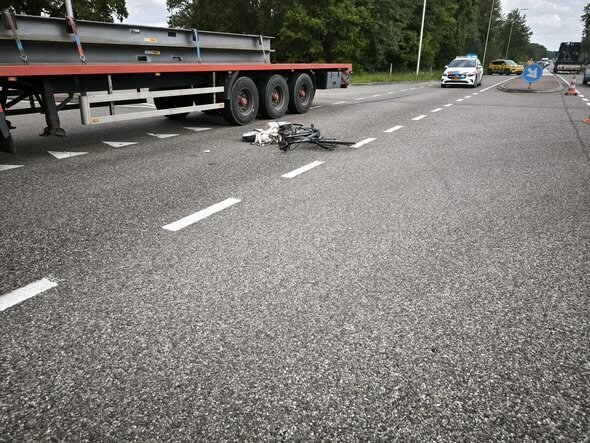ongeval fietser aalten foto 112 winterswijk.jpg