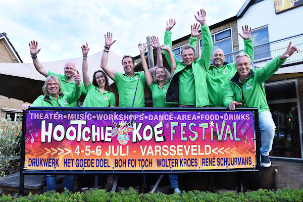 RKL-5211-vlnr-Marco-Wilco-Romy-Mike-Irma-Tom-Arjan-en-Menno-organisatie-Hootchie-Koe-Varsseveld