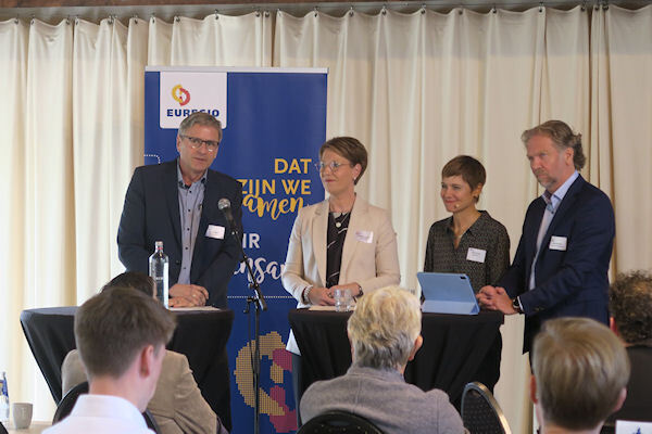 Podiumsgesprek-Ondermijning-©-EUREGIO.jpg