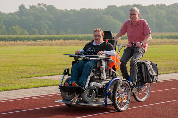 Rolstoelfiets.jpeg