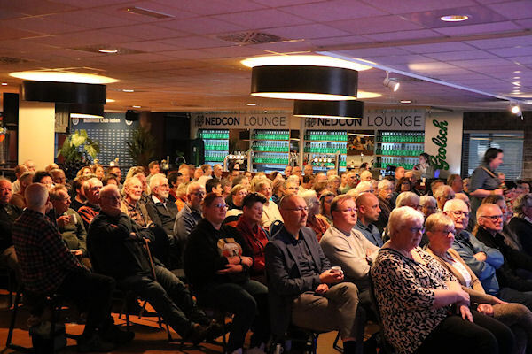 Een-volle-zaal-op-De-Vijverberg.-FOTO-HENK-OLTVOORT.jpg