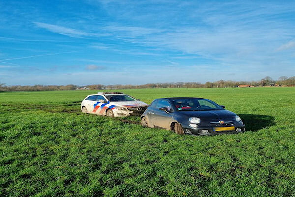 achtervolging-eindigt-in-weiland.jpg