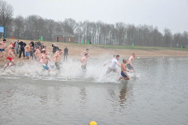 nieuwjaarsduik-1