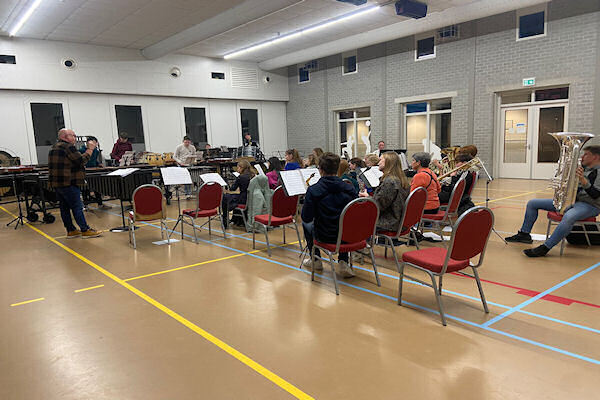 Gezamelijke-repetitie-ter-voorbereiding-op-het-concert.jpg